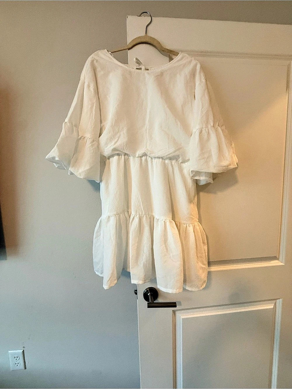 Soverei Tiered Mini Dress in White Size Medium Like New